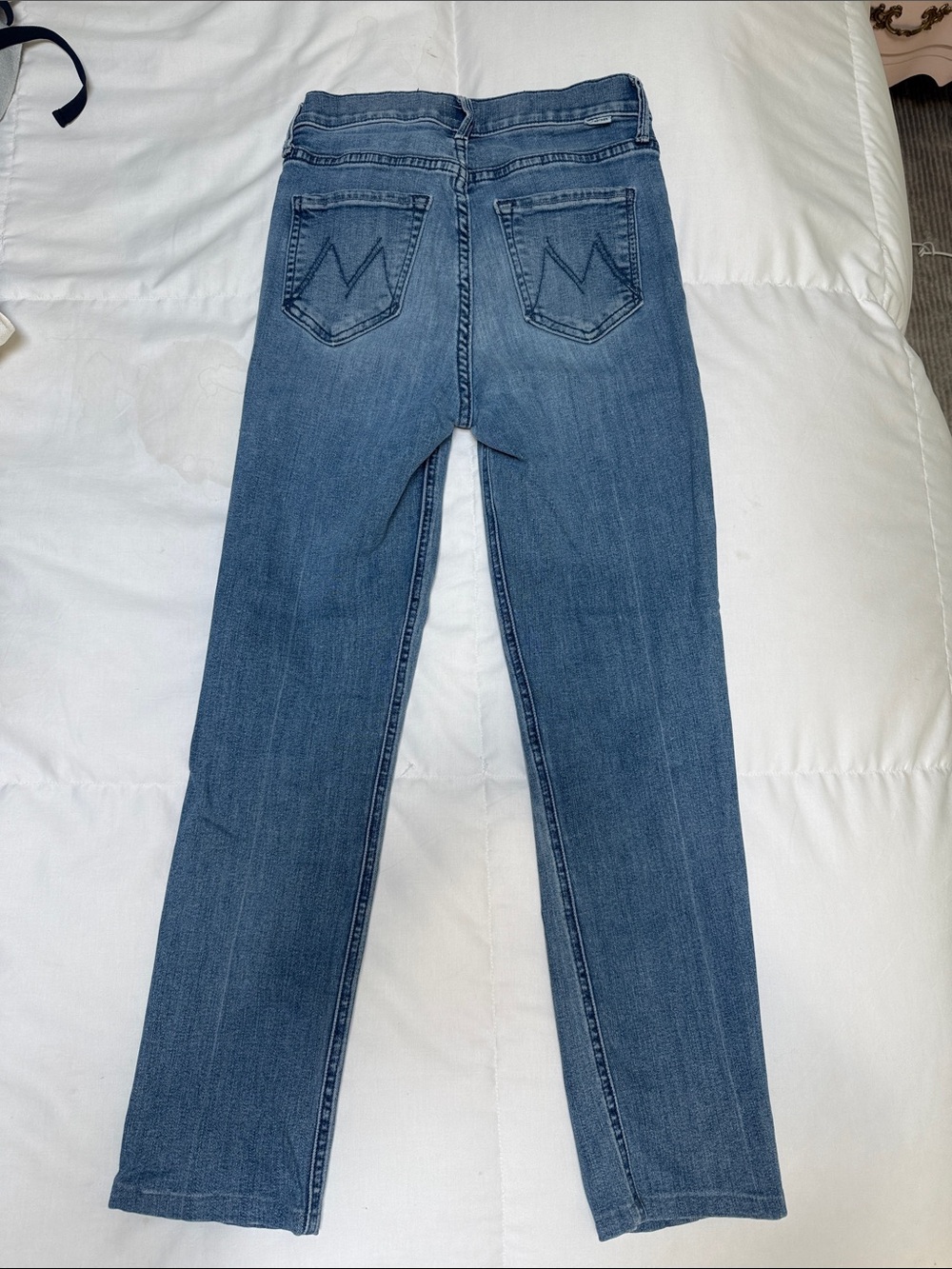 MOTHER Jean - Mid Rise Dazzler Ankle Fray in color We The Animals